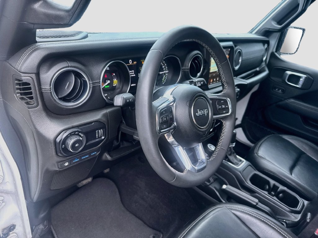 Used 2023 Jeep Wrangler Unlimited Sahara AWD/4WD image 10