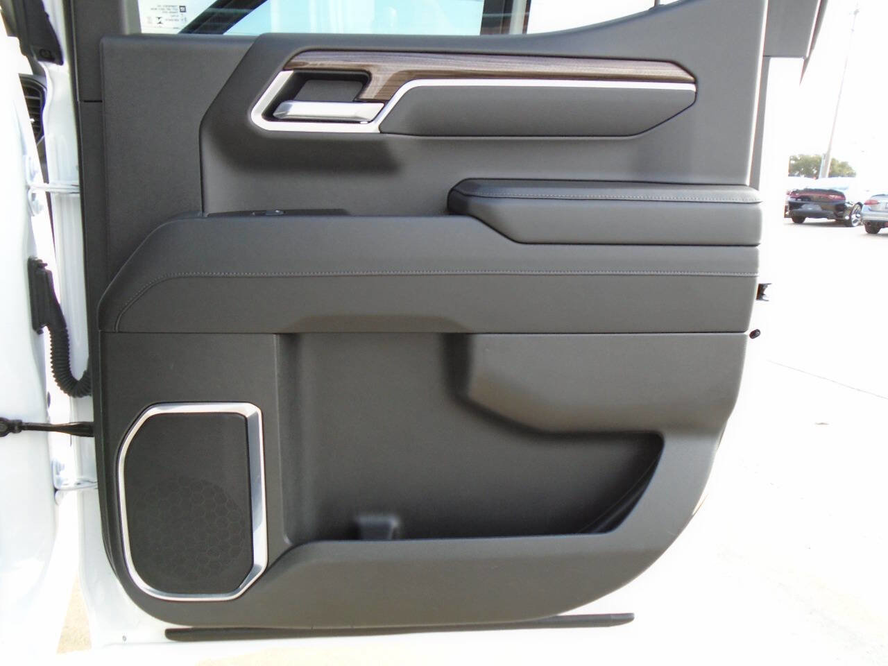 Used 2025 Chevrolet Silverado 1500 LT RWD image 30