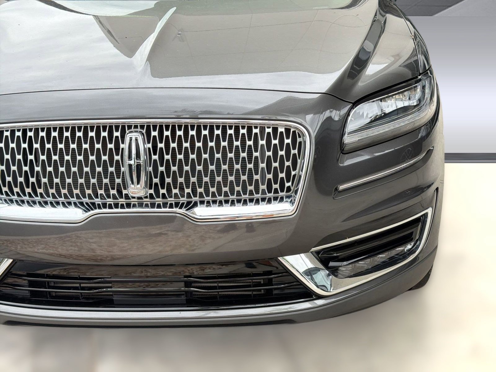 Used 2020 Lincoln Nautilus Reserve image 11