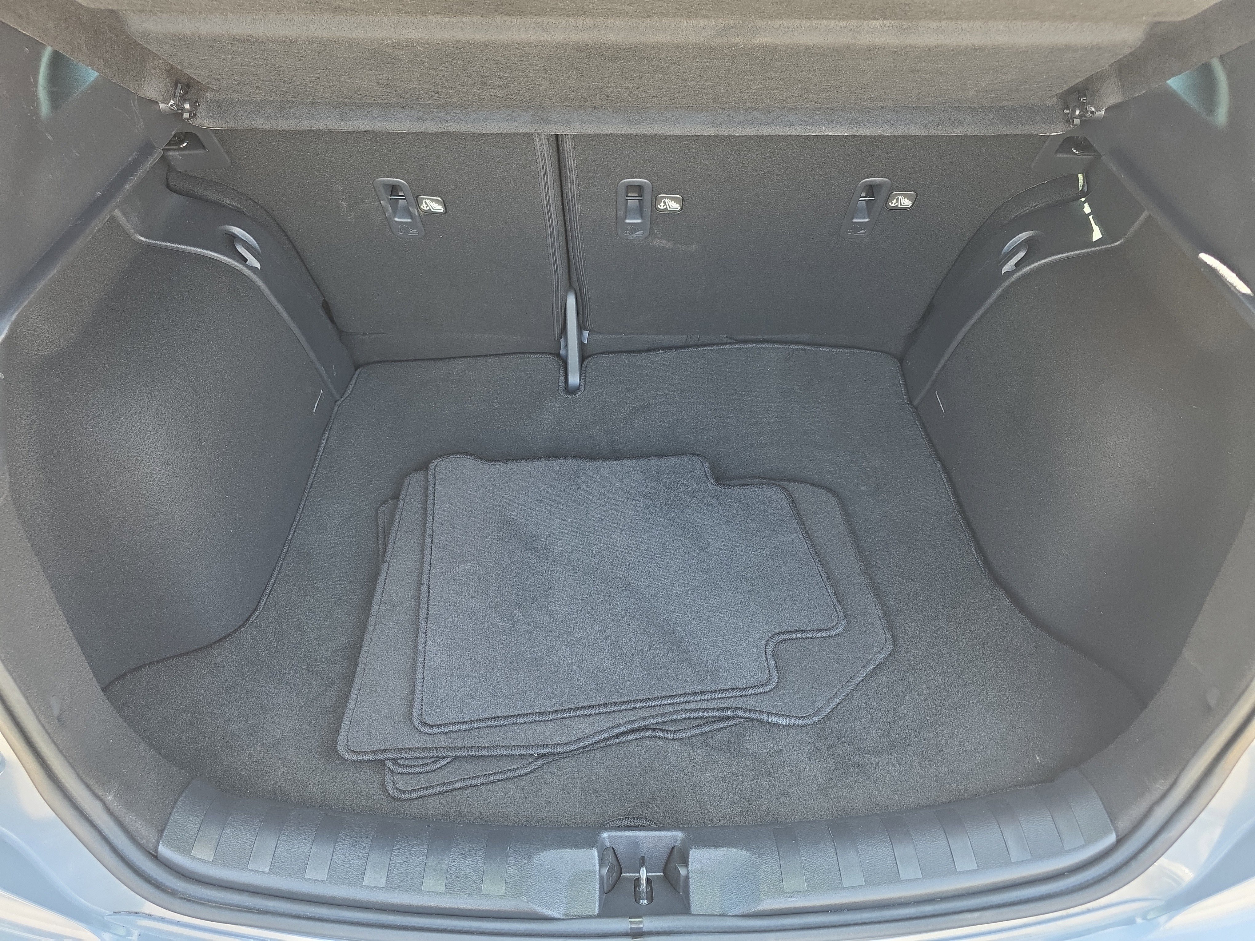 Used 2022 Nissan Kicks SR w/ Premium Package image 13