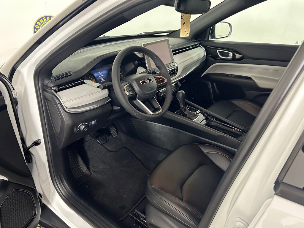 Used 2024 Jeep Compass Limited AWD/4WD image 13