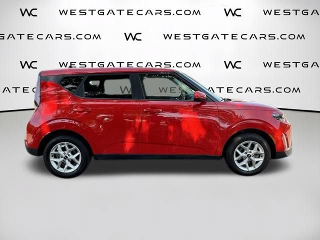 Certified 2025 Kia Soul LX w/ LX Technology Package FWD image 38