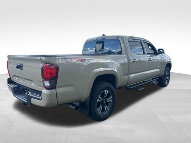 Used 2018 Toyota Tacoma TRD Sport AWD/4WD image 5