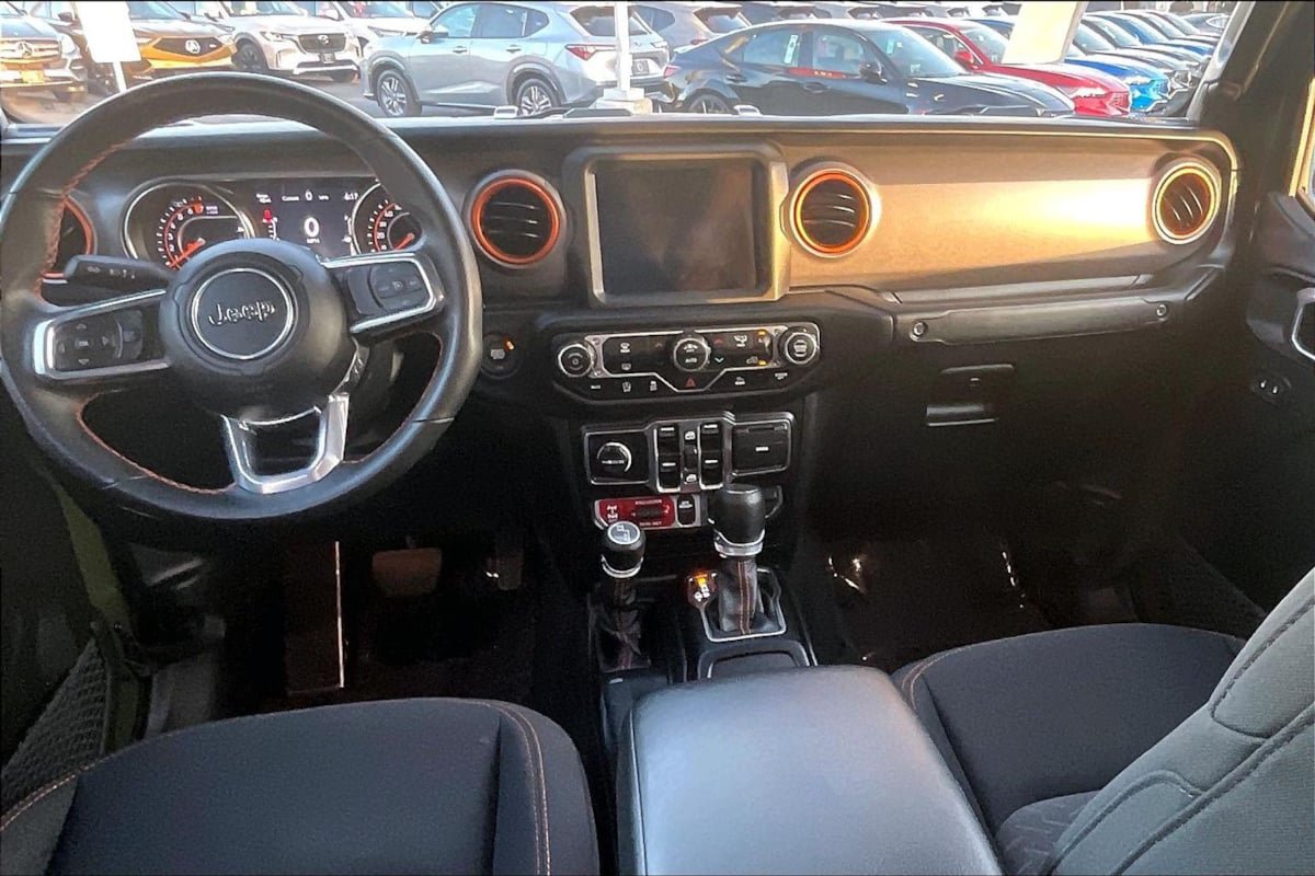 Used 2023 Jeep Gladiator Mojave w/ Trailer Tow Package AWD/4WD image 12