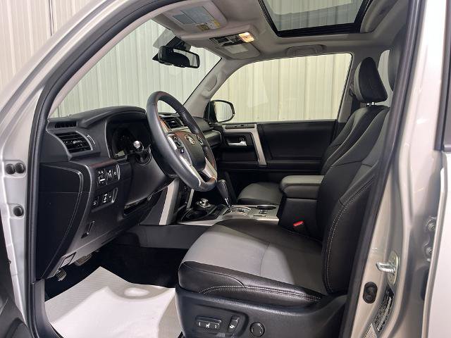 Used 2022 Toyota 4Runner SR5 Premium image 2