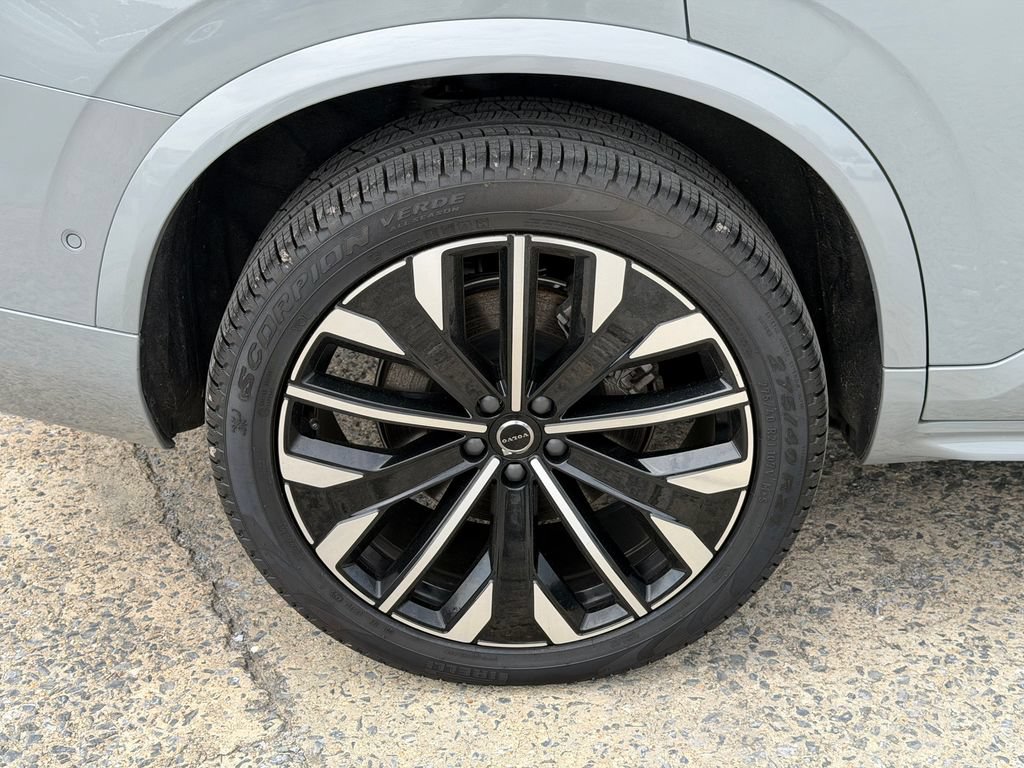 New 2026 Volvo XC90 B6 Plus w/ Protection Package Premier AWD/4WD image 6
