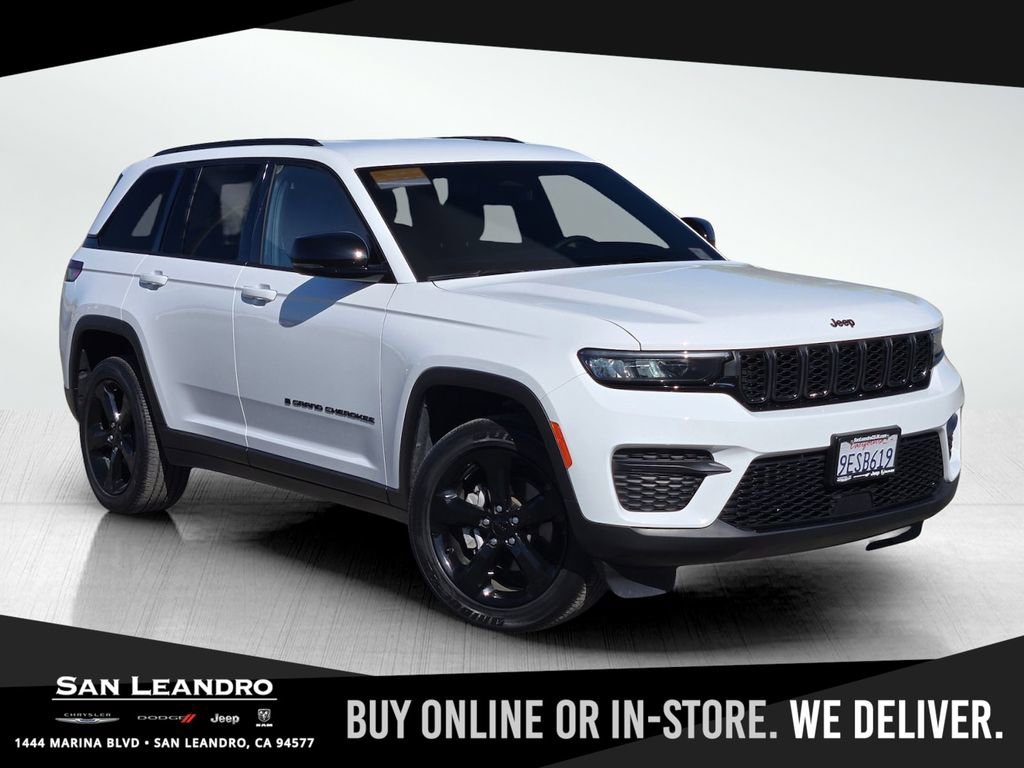 Certified 2023 Jeep Grand Cherokee Altitude AWD/4WD image 1