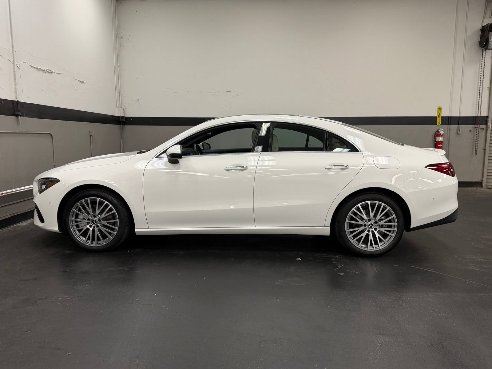 Used 2025 Mercedes-Benz CLA 250 image 9