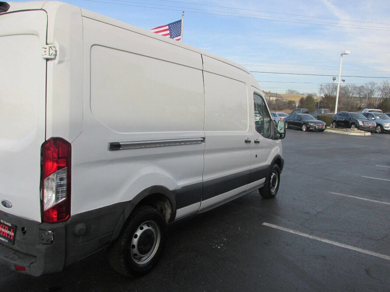 Used 2018 Ford Transit 250 148 Medium Roof image 42