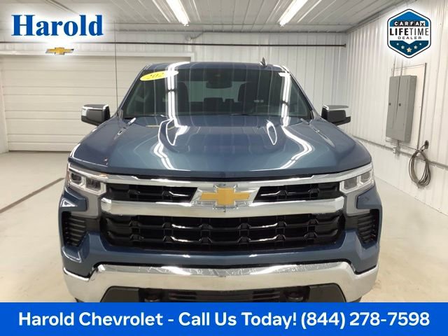 Used 2024 Chevrolet Silverado 1500 LT AWD/4WD image 2