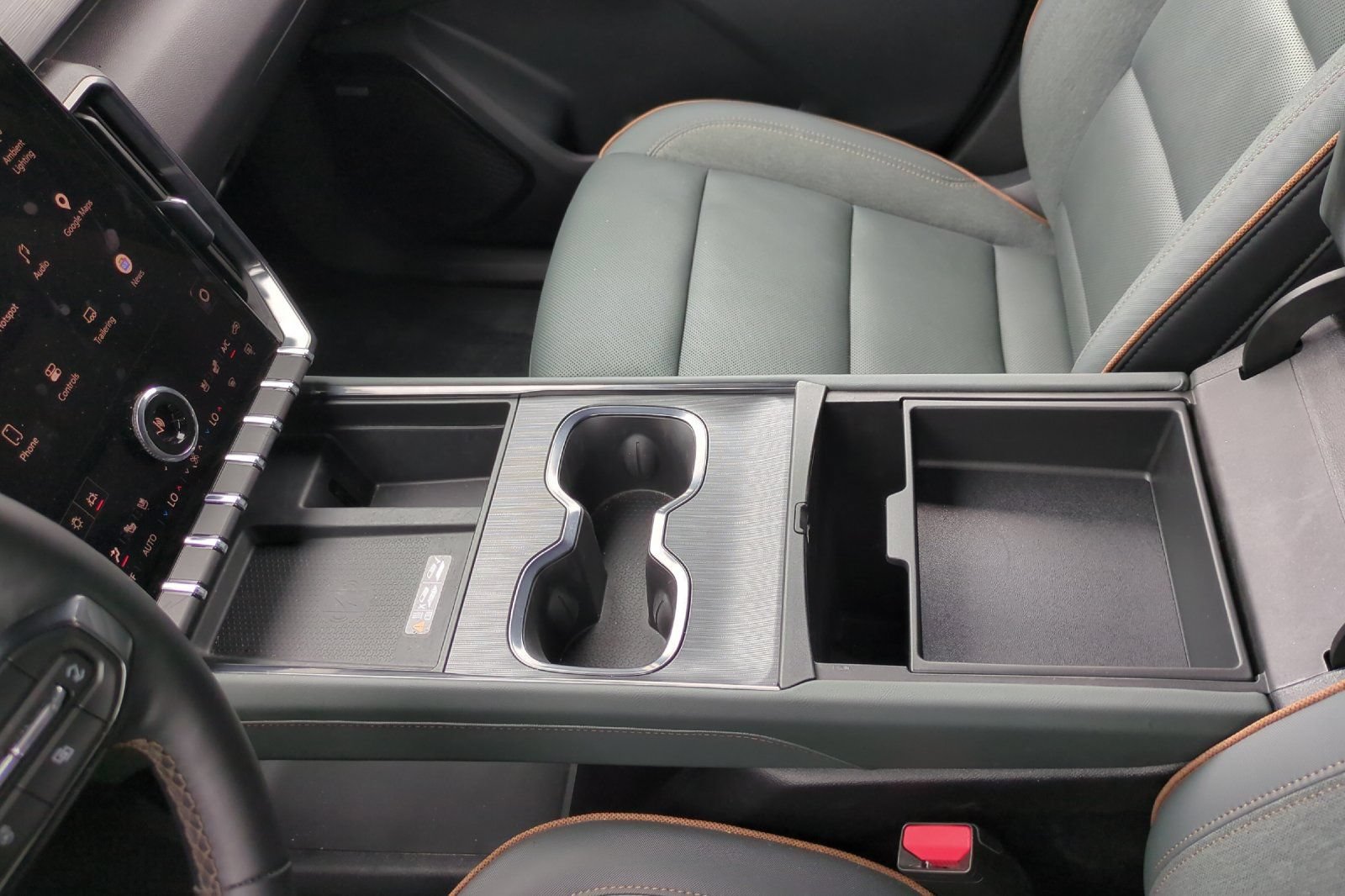 Used 2025 GMC Acadia AT4 w/ Luxury Package AWD/4WD image 31