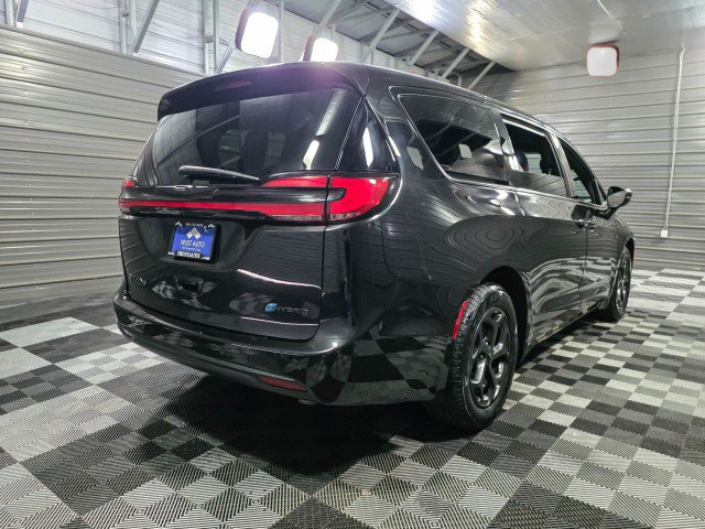 Used 2023 Chrysler Pacifica Touring-L w/ S Appearance Package FWD image 5