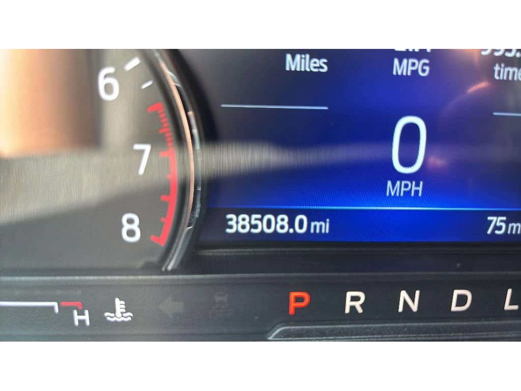 Used 2023 Ford Explorer XLT AWD/4WD image 17