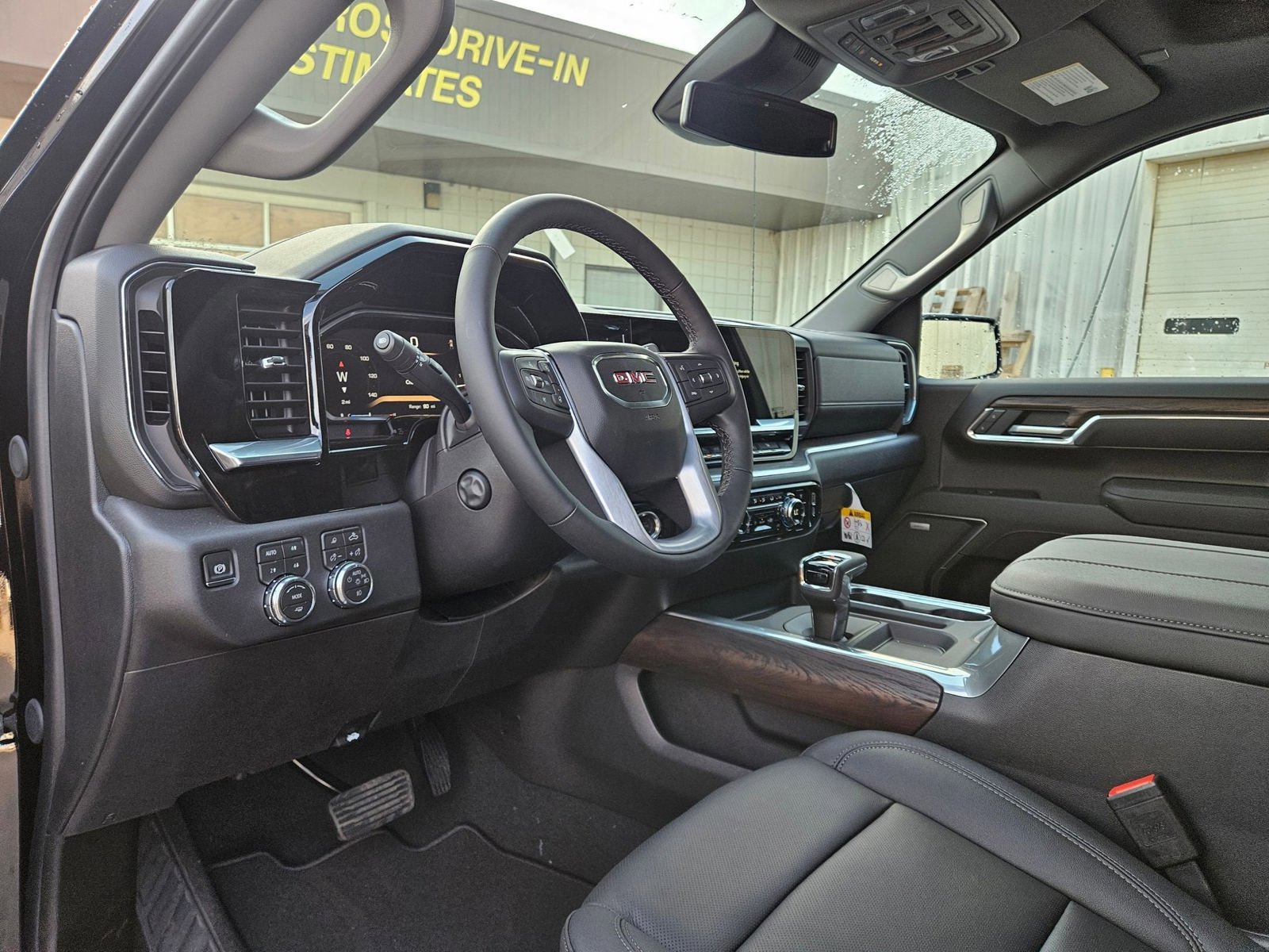 New 2026 GMC Sierra 1500 SLT w/ SLT Premium Plus Package AWD/4WD image 10