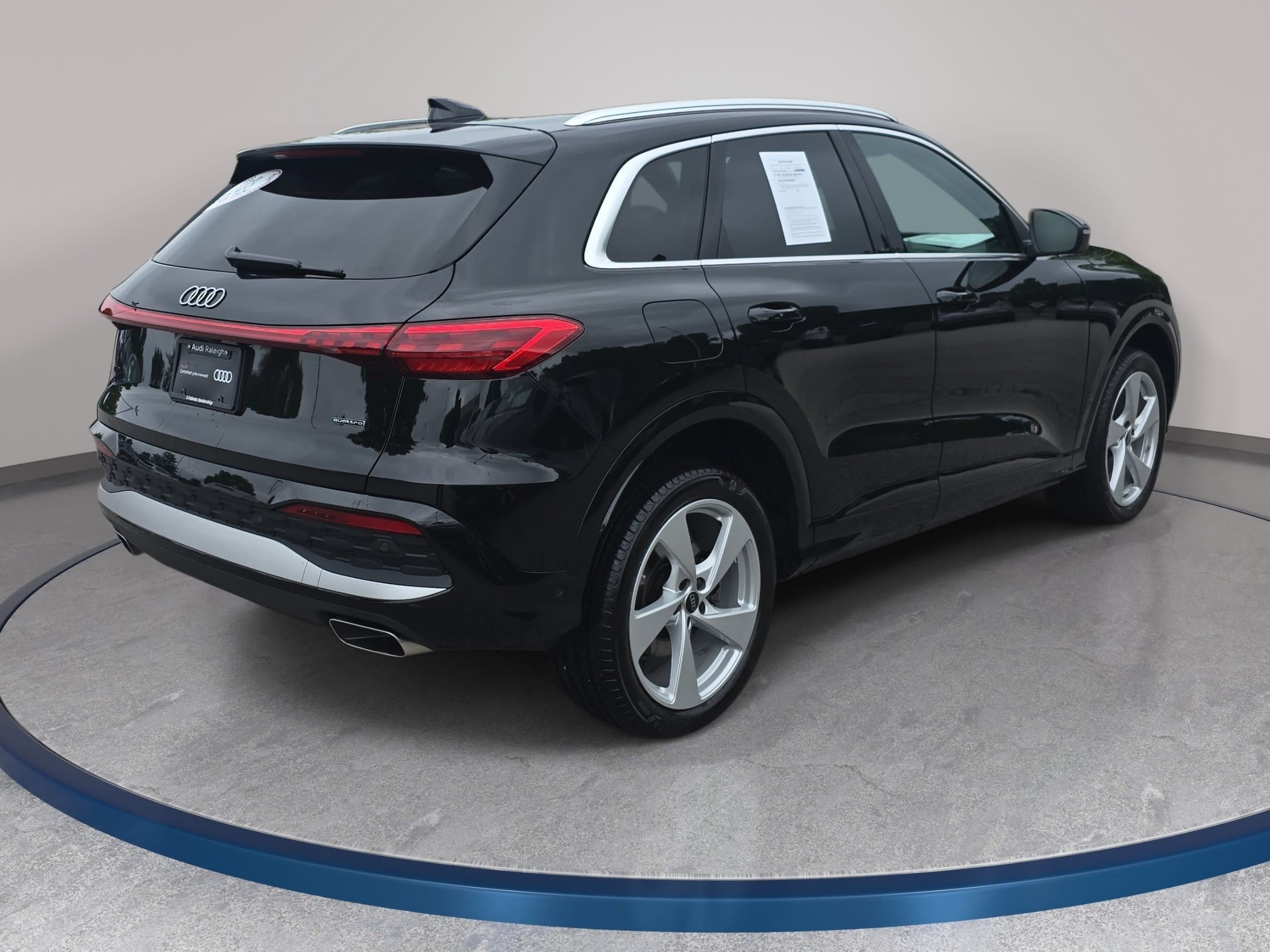 Used 2025 Audi Q5 Premium Plus w/ Premium Plus AWD/4WD image 5