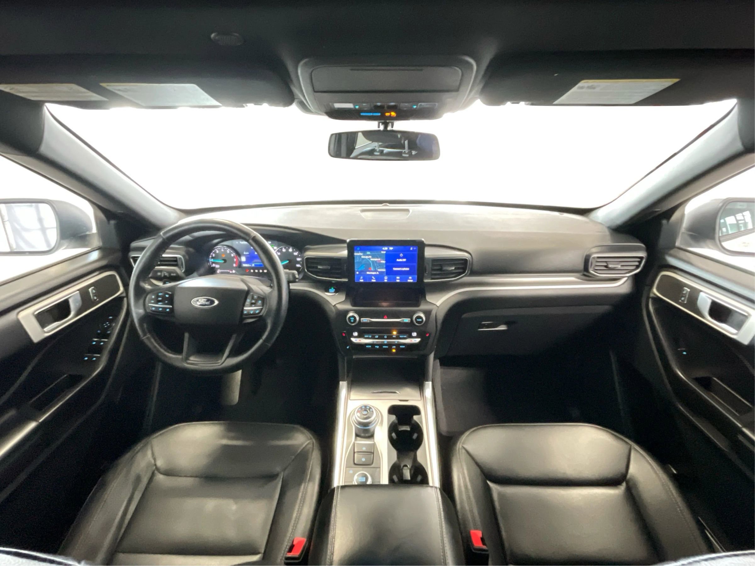 Used 2020 Ford Explorer XLT w/ Equipment Group 202A image 28