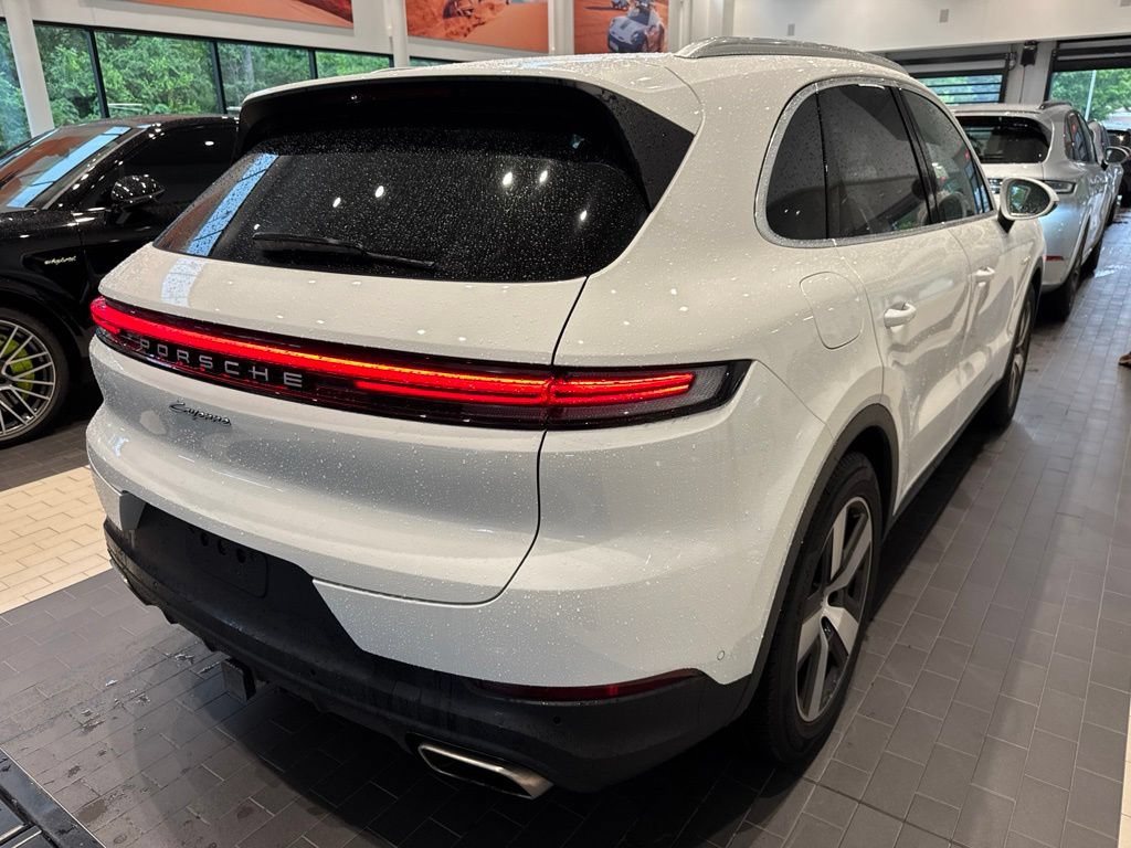 Used 2026 Porsche Cayenne E-Hybrid AWD/4WD image 11