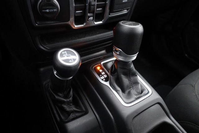 Used 2021 Jeep Gladiator Sport image 7