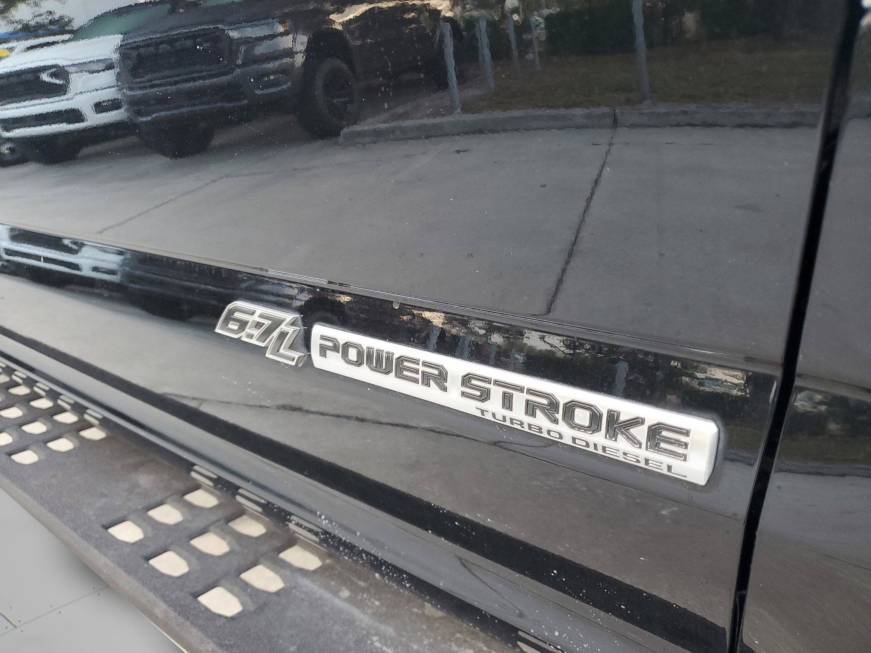 Used 2021 Ford F350 Platinum w/ Tremor Off-Road Package AWD/4WD image 30