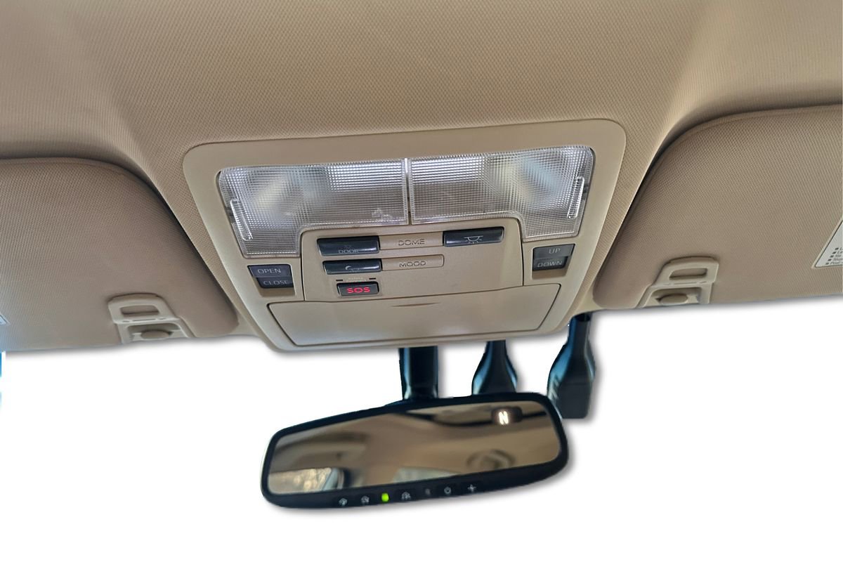 Used 2015 Toyota Avalon Limited image 16