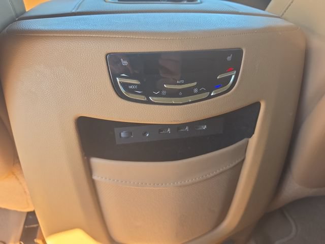 Used 2017 Cadillac Escalade Platinum AWD/4WD image 23