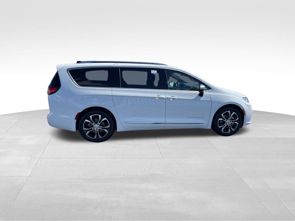 New 2026 Chrysler Pacifica Pinnacle image 9