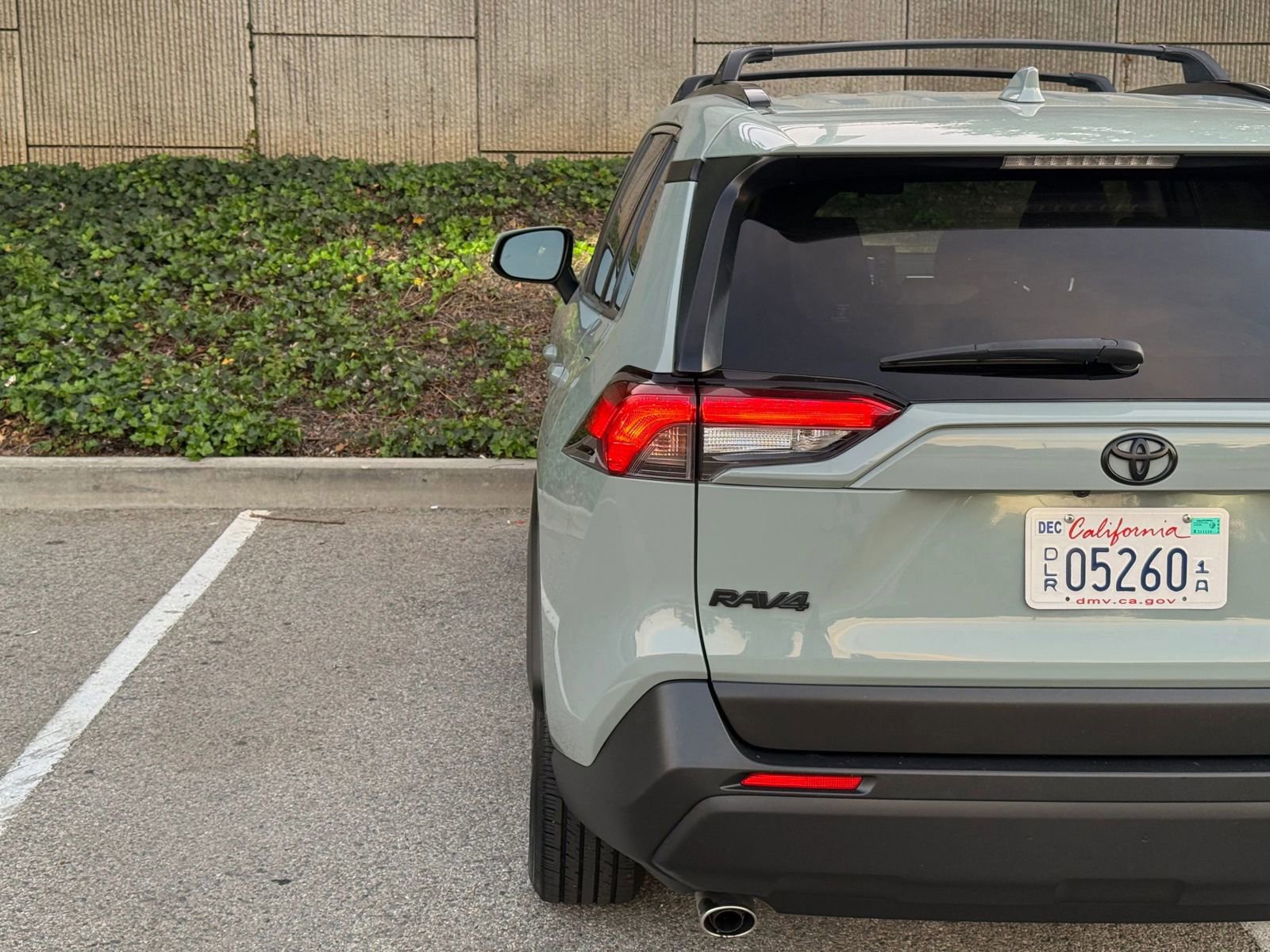 Used 2019 Toyota RAV4 XLE w/ Convenience Package FWD image 16