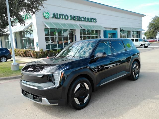 Used 2024 Kia EV9 Light RWD image 1