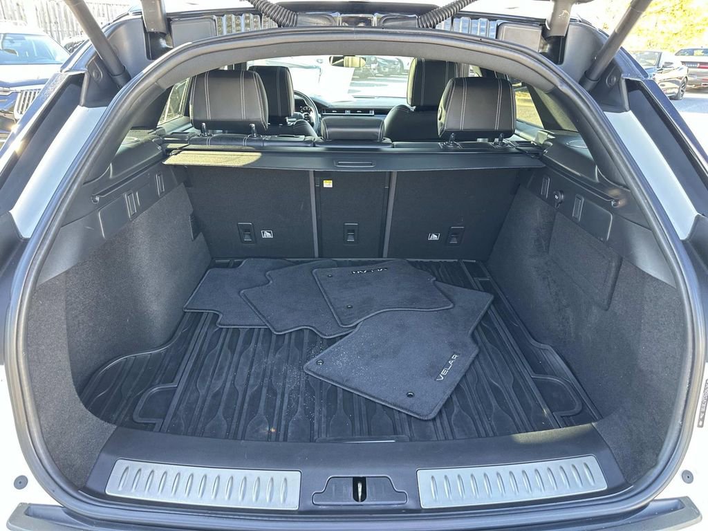 Used 2018 Land Rover Range Rover Velar R-Dynamic HSE AWD/4WD image 36