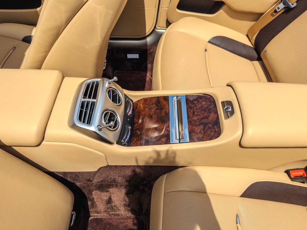 Used 2018 Rolls-Royce Dawn RWD image 30