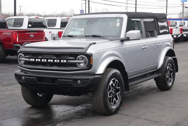 Used 2023 Ford Bronco Outer Banks image 6
