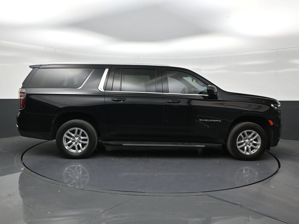 Used 2024 Chevrolet Suburban LS RWD image 28