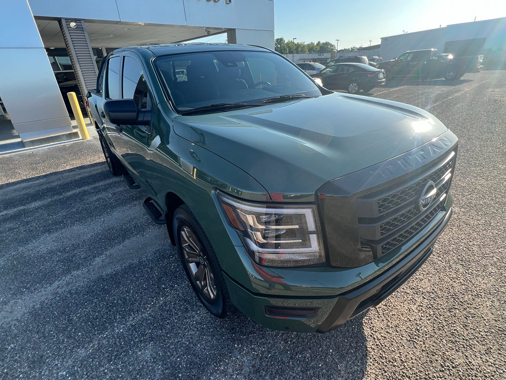 Used 2024 Nissan Titan SV w/ SV Bronze Edition Package RWD image 1