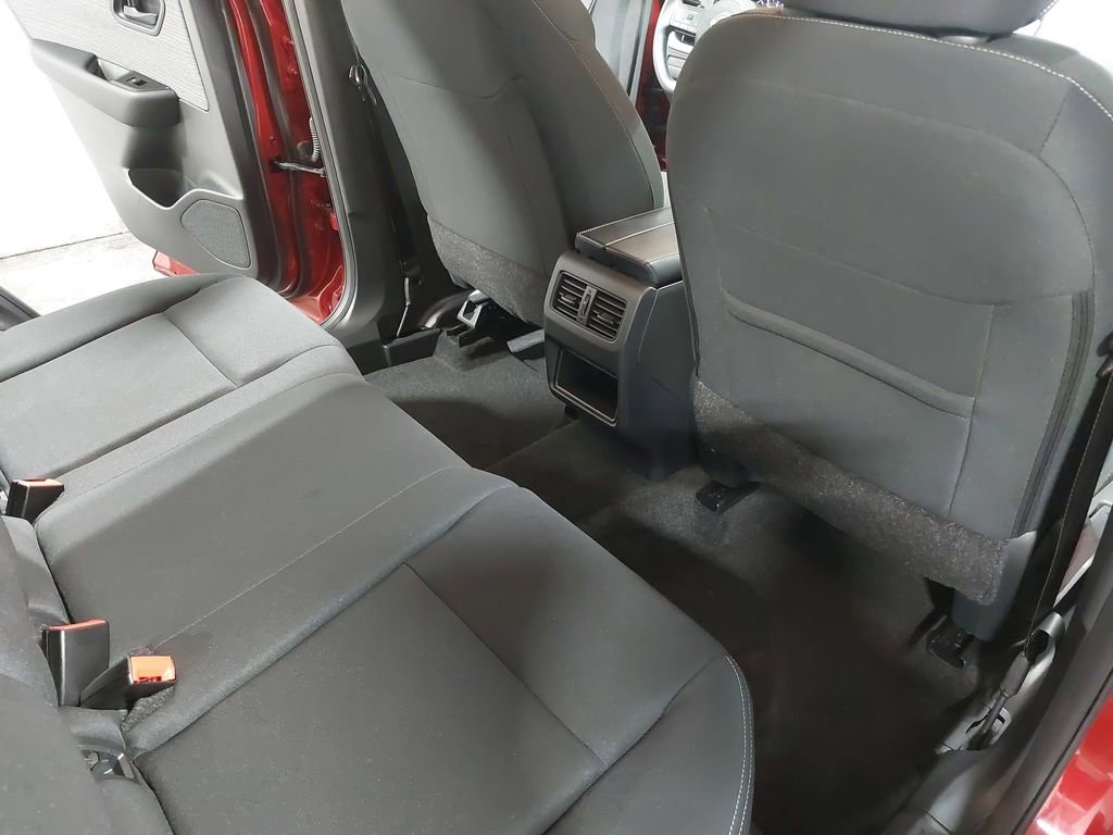 Used 2023 Nissan Rogue S image 11