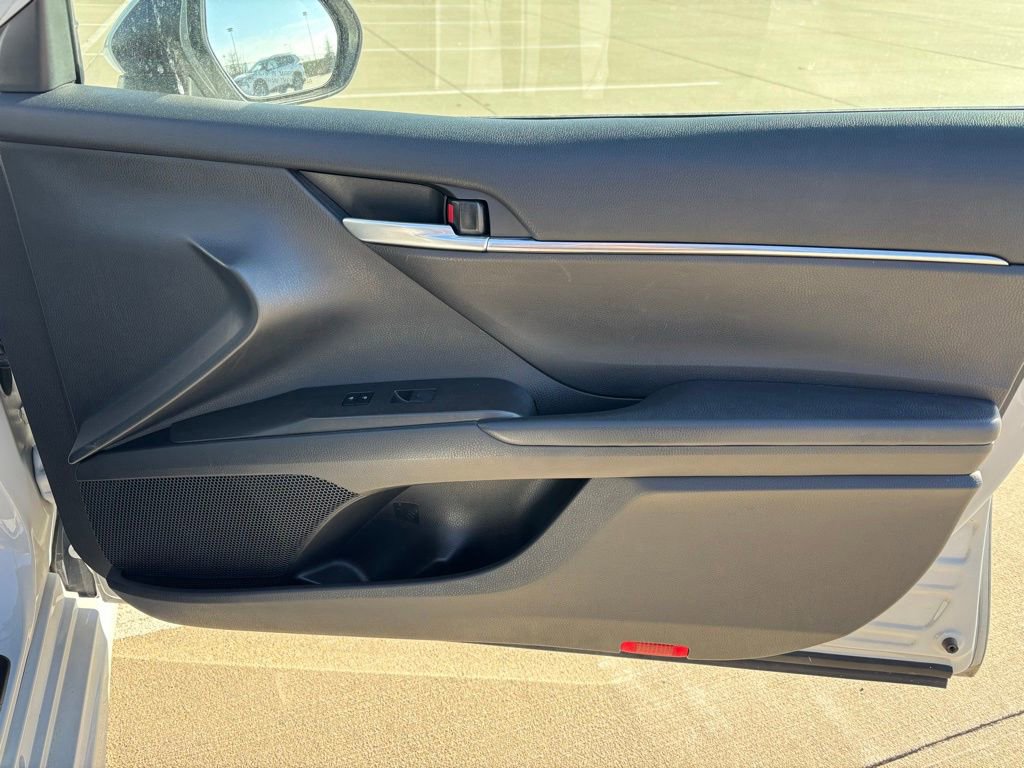 Used 2024 Toyota Camry SE image 12