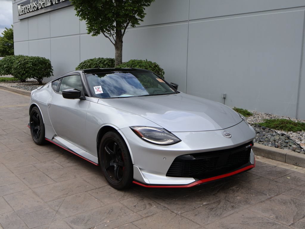 Used 2025 Nissan Z NISMO w/ Floor Mat Package RWD image 1