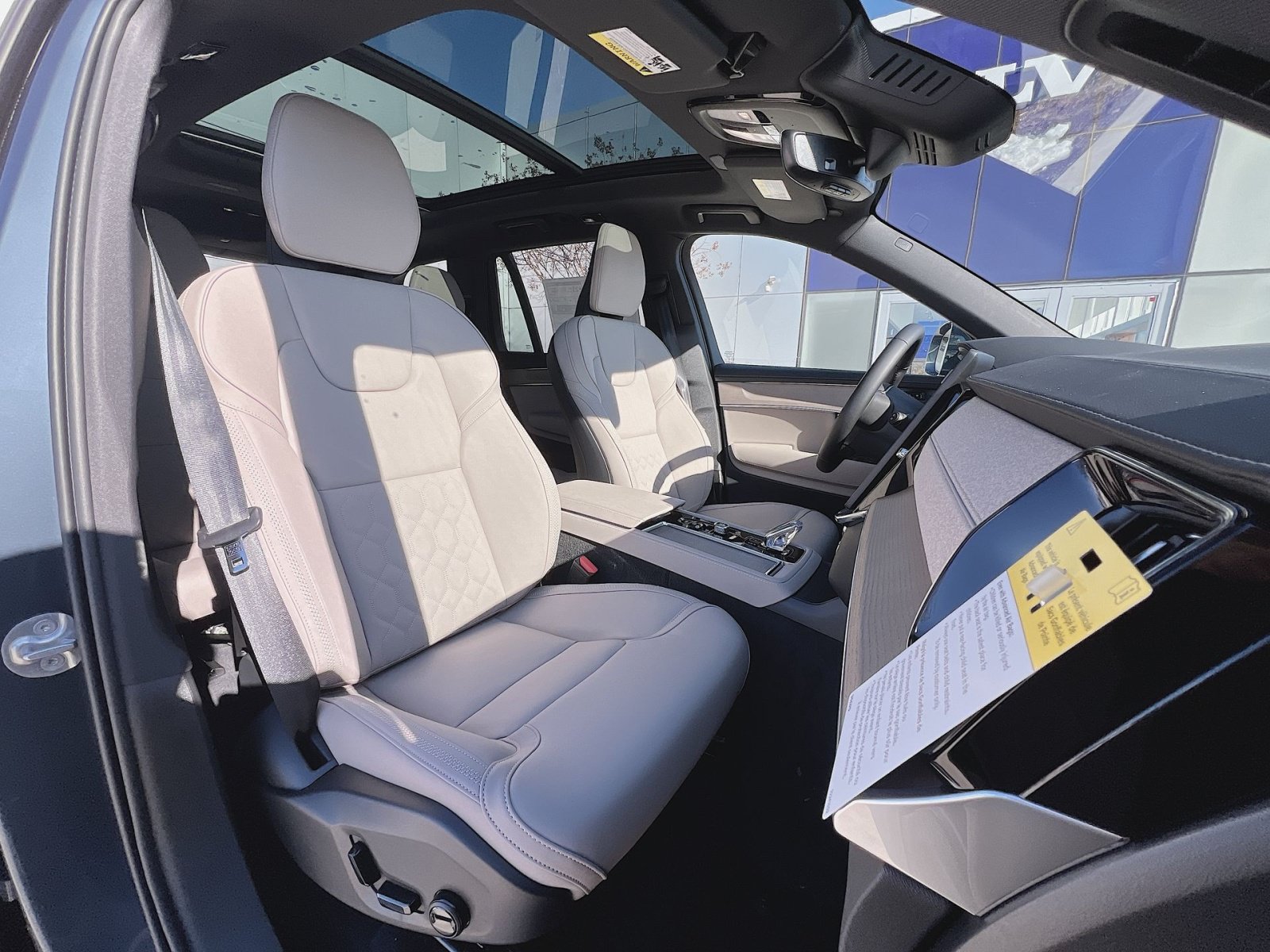 New 2026 Volvo XC90 B6 Plus w/ Protection Package Premier AWD/4WD image 36