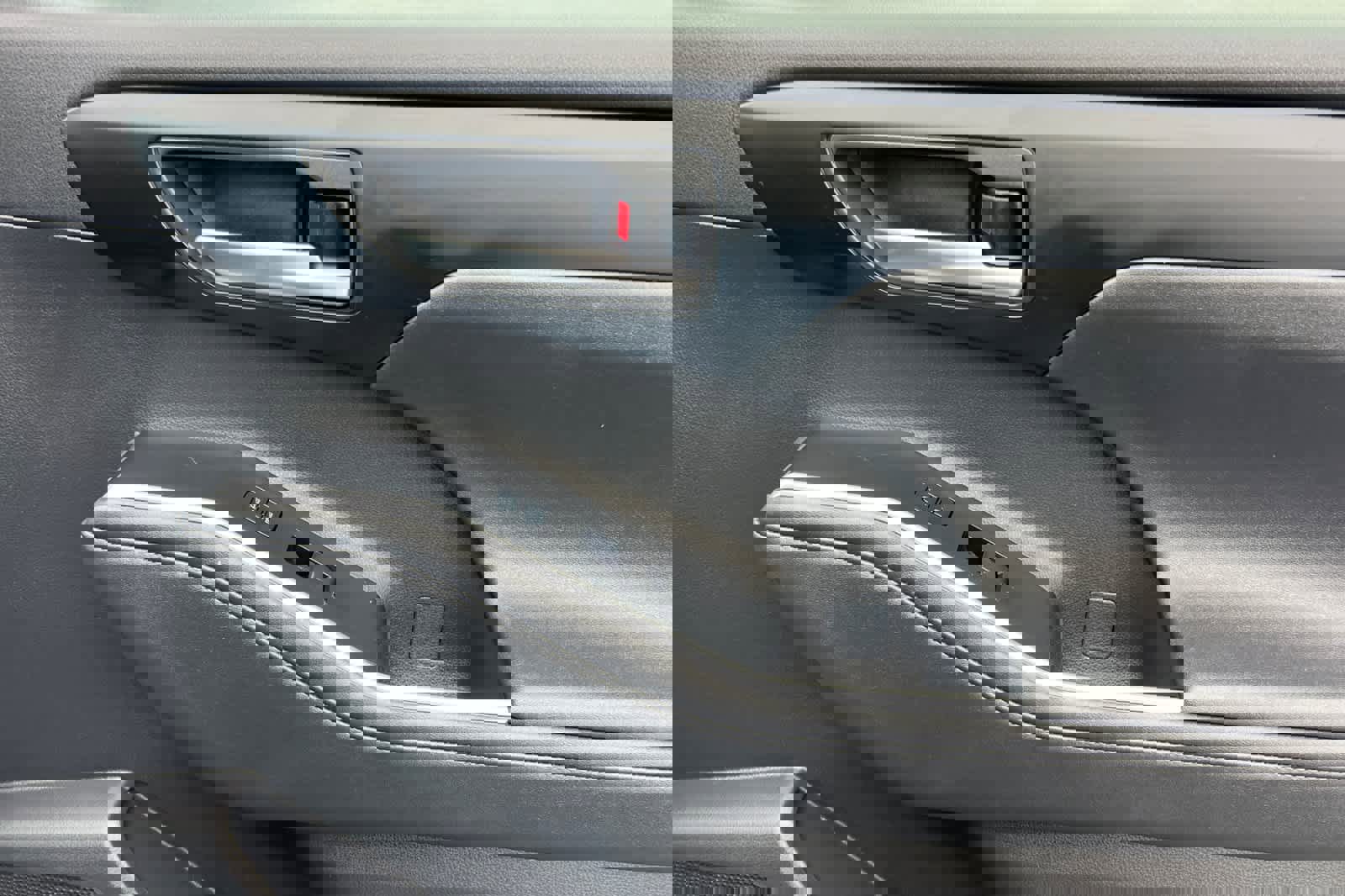 Used 2023 Toyota Highlander L image 20