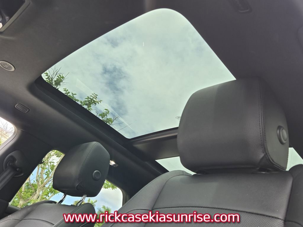 Used 2024 Land Rover Range Rover Evoque S image 22