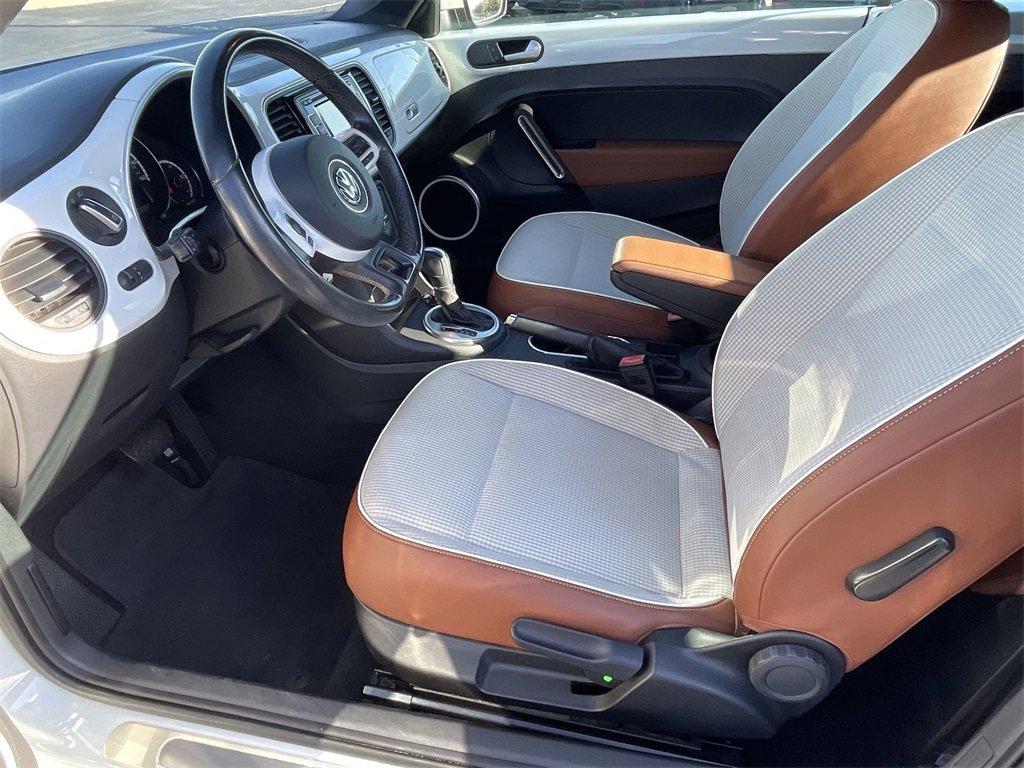 Used 2015 Volkswagen Beetle 1.8T image 8