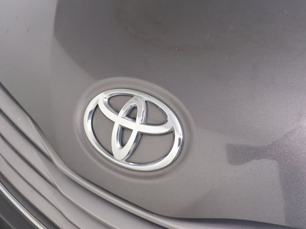 Used 2016 Toyota Sienna XLE FWD image 13