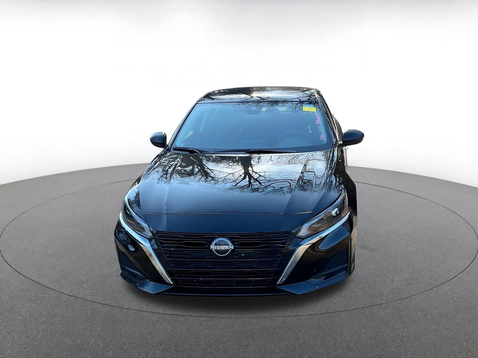 Used 2025 Nissan Altima 2.5 SV image 3