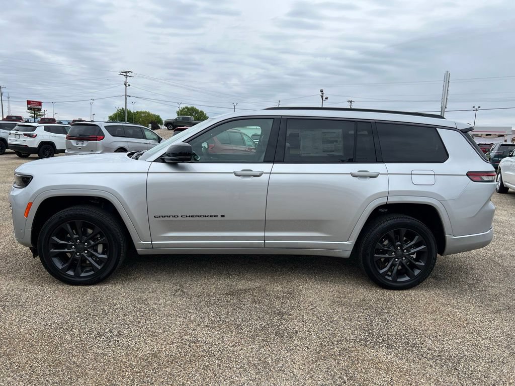 New 2026 Jeep Grand Cherokee L Limited AWD/4WD image 2