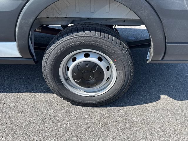 New 2026 Ford Transit 250 148 Medium Roof RWD image 32