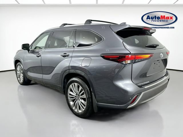 Used 2024 Toyota Highlander Platinum image 6