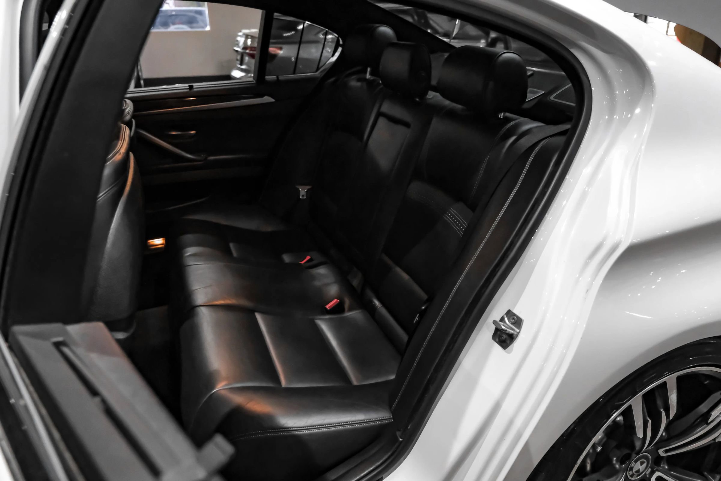 Used 2016 BMW 550i xDrive Sedan AWD/4WD image 36