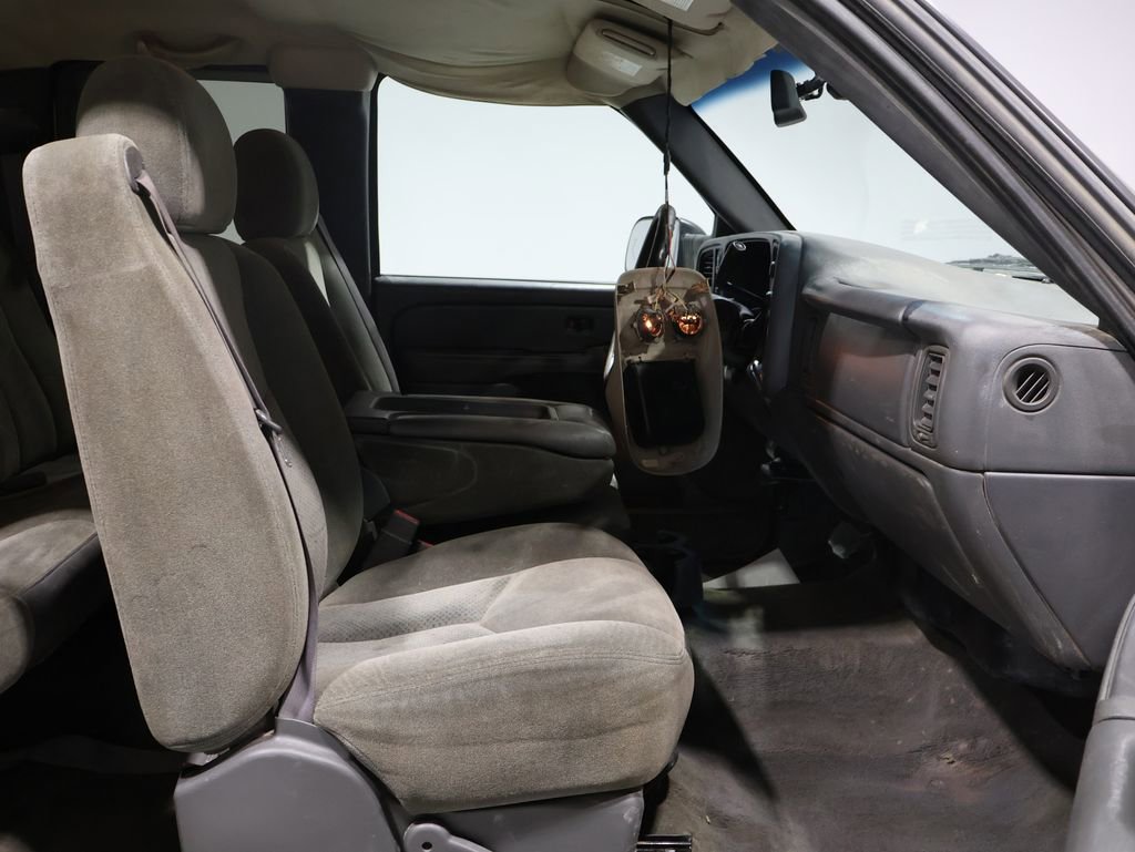 Used 2004 Chevrolet Silverado 3500 4x4 Extended Cab w/ Heavy-Duty Power Package image 21