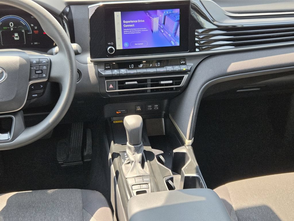 Used 2025 Toyota Camry LE FWD image 17