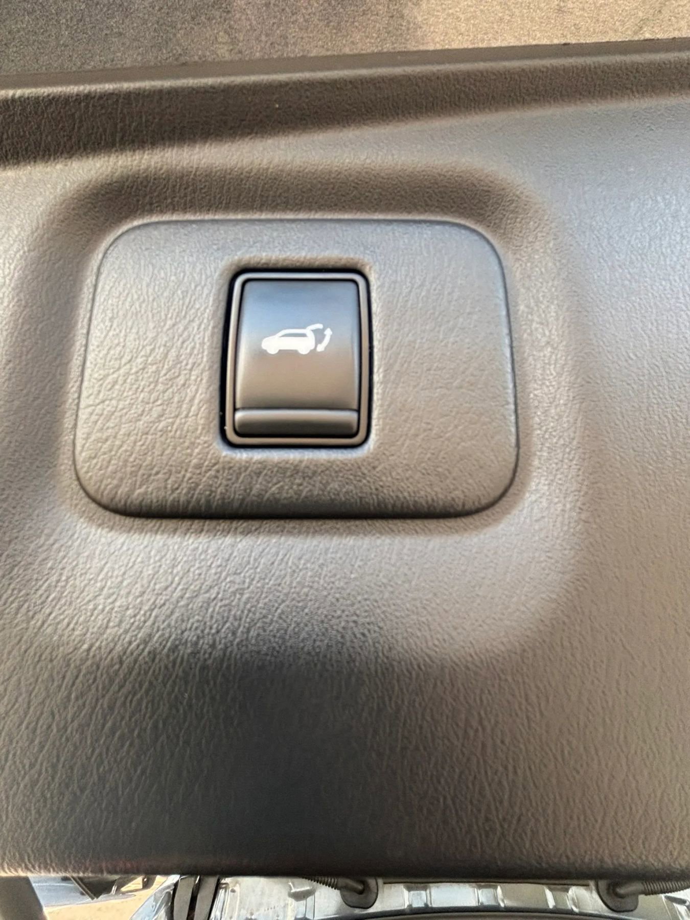 Used 2019 Nissan Pathfinder Platinum AWD/4WD image 25