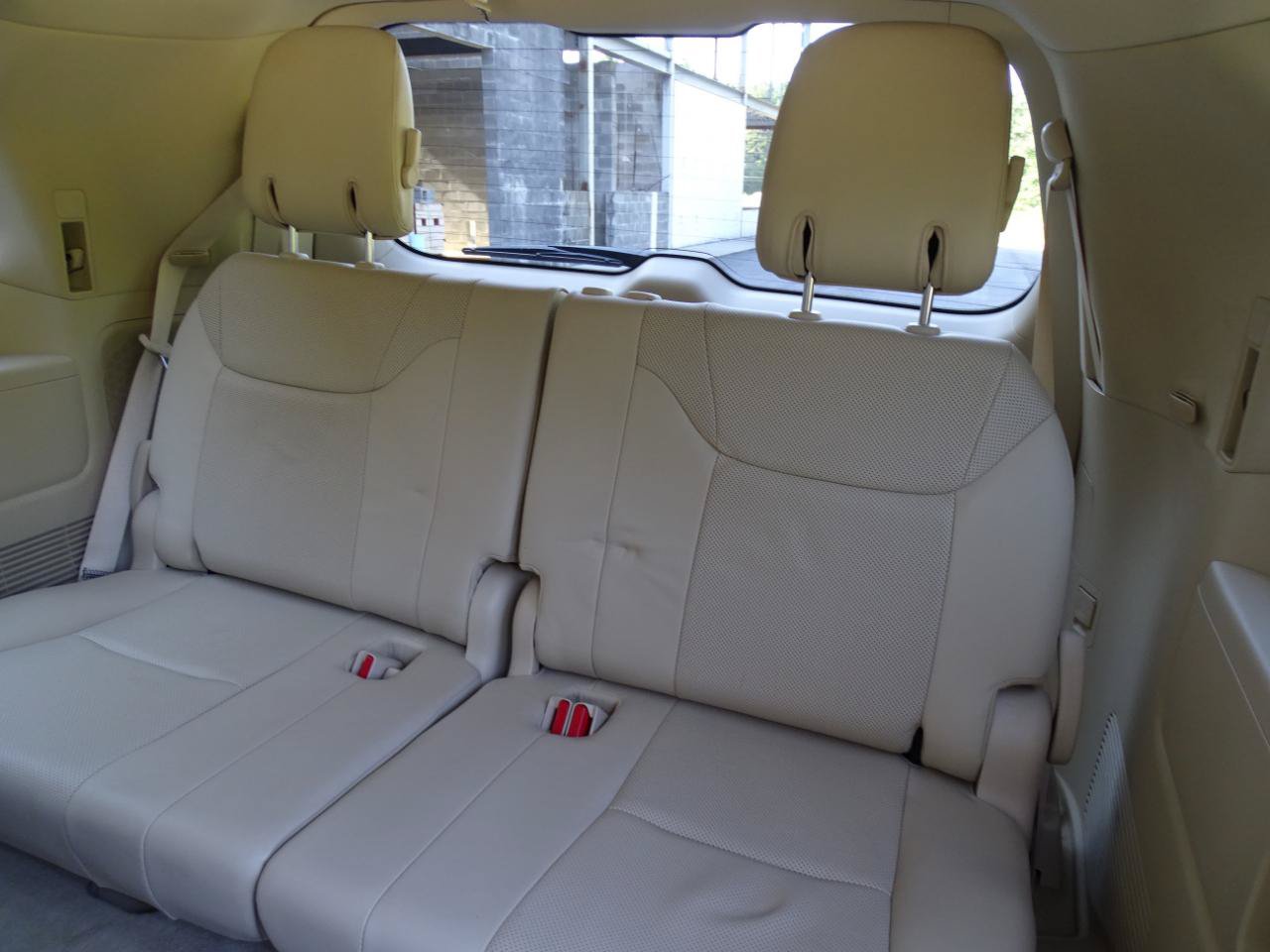 Used 2016 Lexus LX 570 4WD w/ Luxury Package image 41